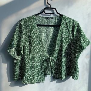 Crop cardigan knot in the front